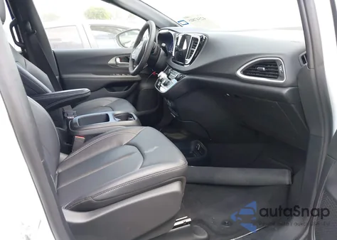 2025 Chrysler Pacifica Select from USA, damaged, VIN 2C4RC1BG1SR576929